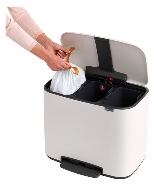 Bílý nášlapný ocelový odpadkový koš na tříděný odpad 3x11 l Bo – Brabantia
