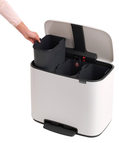 Bílý nášlapný ocelový odpadkový koš na tříděný odpad 3x11 l Bo – Brabantia