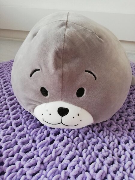 Plyšový polštář šedý Tuleň Velikost: 35cm