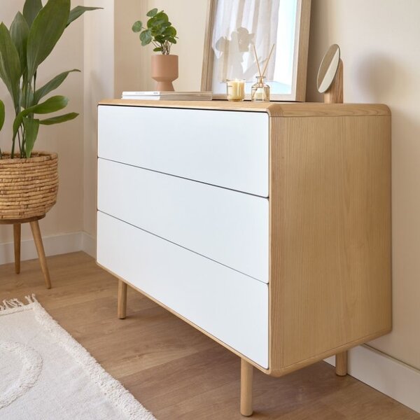 Jasanová komoda Kave Home Anielle 99 x 42 cm