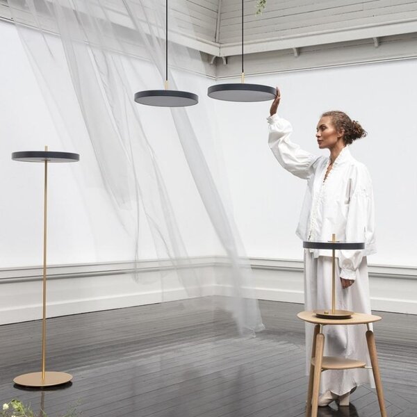 Antracitově šedá kovová stojací lampa UMAGE ASTERIA 150 cm