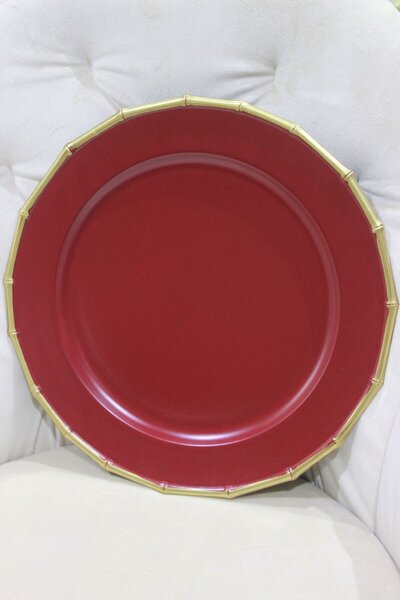 Červený matný klubový talíř 33cm
