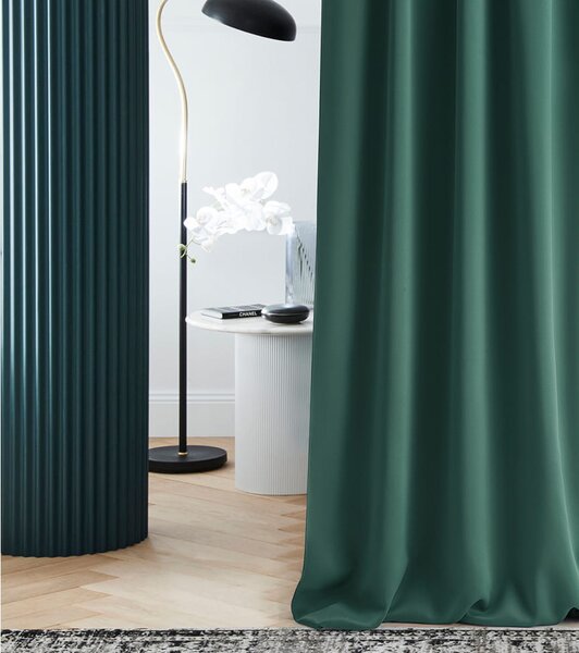 Room99 Hotový závěs na kroužcích Zatemňovací LAUREL Jednobarevný Barva: Zelená, Velikost: 140 x 250 cm