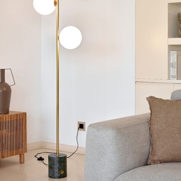 Matně bílá skleněná stojací lampa Kave Home Lonela 161 cm s mramorovou podstavou
