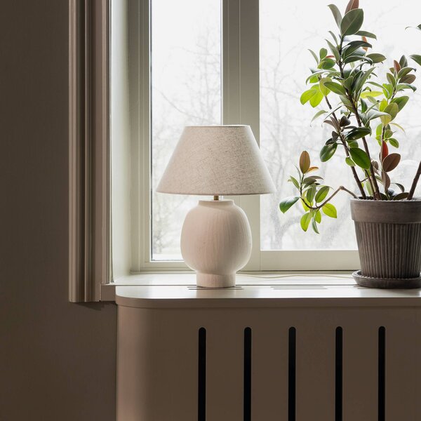 Globen Lighting Stolní lampa Lorenzo od Lighting, béžová, výška 46 cm, keramika, Krémová / jantar, Obývací pokoj / jídelna, Keramika, Skandinávský