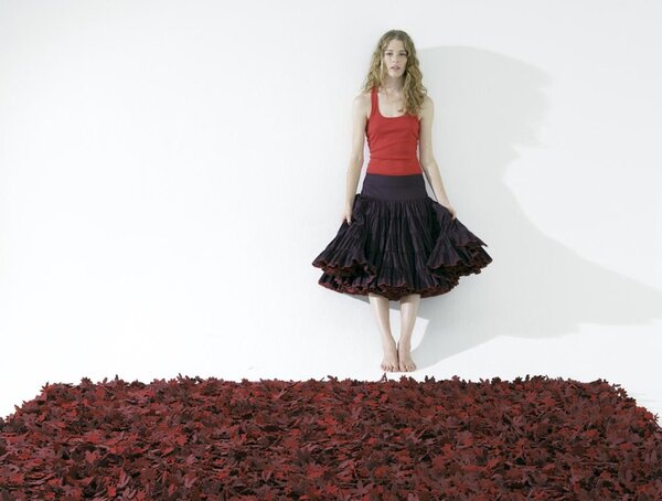Nanimarquina Koberec Little Field of Flowers Barva: Ivory (slonová kost), Rozměr: 170x240 cm