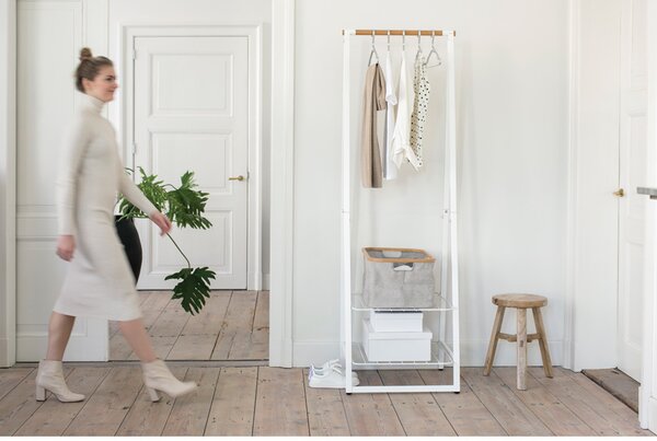 Brabantia volně stojící věšák na oblečení Linn malý, bílý