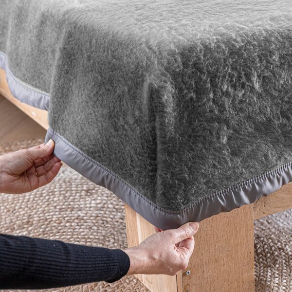 Dvoubarevná polonapínací přikrývka Courtelle 420g/m2 šedá 90x190 cm