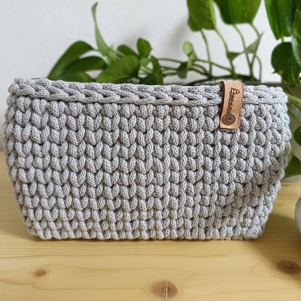 Háčkovaný košík čtverec 20x20cm Barva: Světle šedá