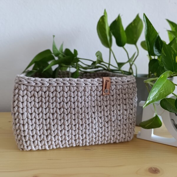 Háčkovaný košík obdélník 16x24cm Barva: Karamelová