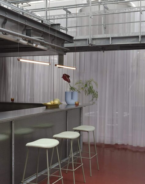 Muuto Závěsné svítidlo Fine 90, deep red FNSUS9003