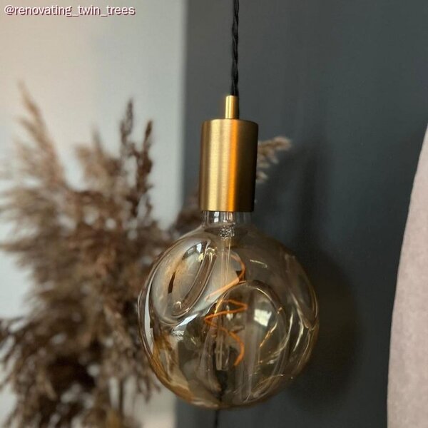 Creative cables Zlatá LED žárovka deformovaná G145 spirálové vlákno 5W E27 stmívatelná 1800K