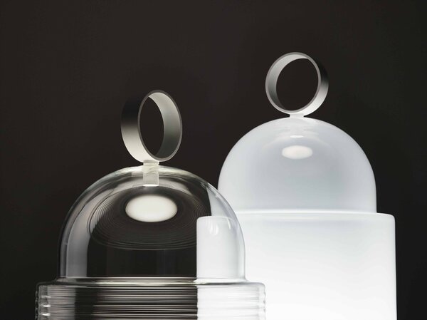 Designová stolní lampa Brokis Dome large PC1350 Barva skla: Šedá kouřová - transparentní sklo, Povrchová úprava baldachýnu a montury: broušená rose gold lak, Dekor skla: Bez dekoru