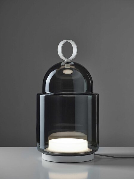 Designová stolní lampa Brokis Dome large PC1350 Barva skla: Šedá kouřová - transparentní sklo, Povrchová úprava baldachýnu a montury: broušená rose gold lak, Dekor skla: Bez dekoru