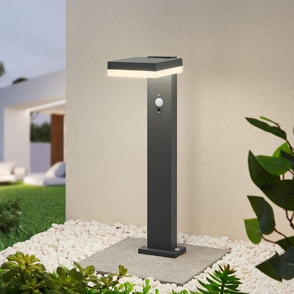 Lindby Laira LED solární soklové světlo, 50 cm, Černá, Hliník, Moderní, Venkovní sloupové světlo