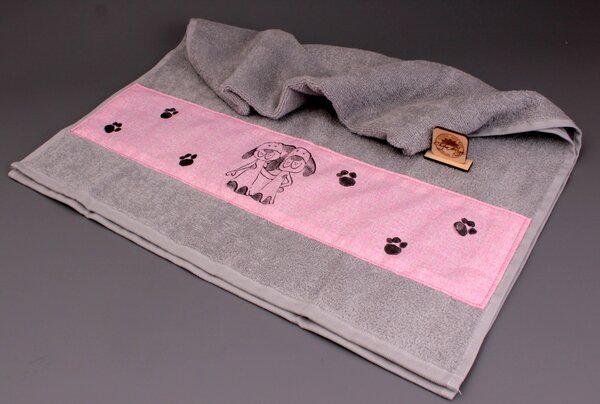 Designový ručník šedý - růžový pruh, psi