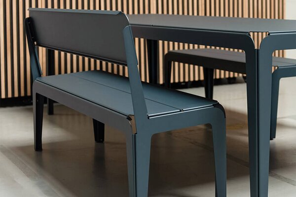 Weltevree designové zahradní lavice Bended Bench With Backrest