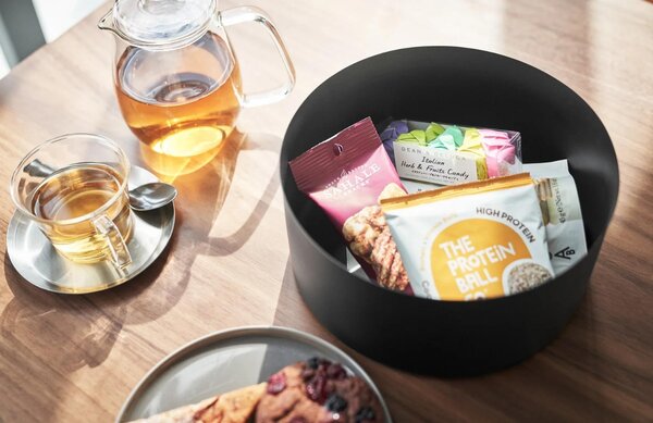 Černý kovový úložný box Yamazaki Rin 22 cm