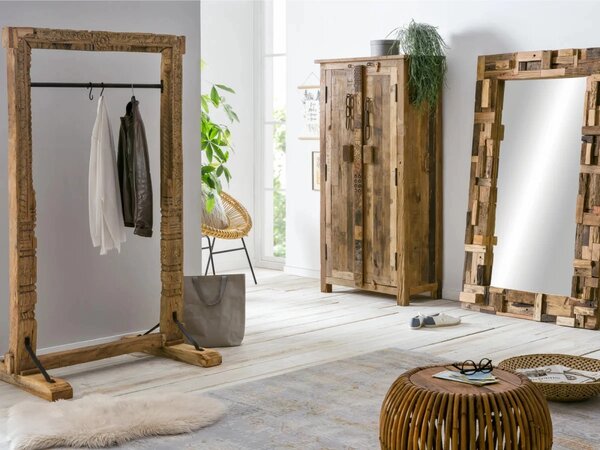 Masivní předsíňová šatní skříň Kavali z recyklovaného starého dřeva, nezpracovaná, hnědá