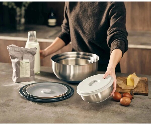Nerezové mísy v sadě 4 ks ve stříbrné barvě ø 28,5 cm Nest Prep&Store – Joseph Joseph