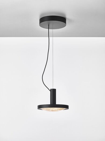 Brokis Luxusní závěsné svítidlo Convex small, PC1351 Barva skla: triplex opál BROKISGLASS (CGC2676), LED zdroj: DIM, 24V, LED, 43W, 2700K, 4630lm, RA90+, Povrchová úprava skla: lesklý povrch (lícová strana) (CGSU2736)