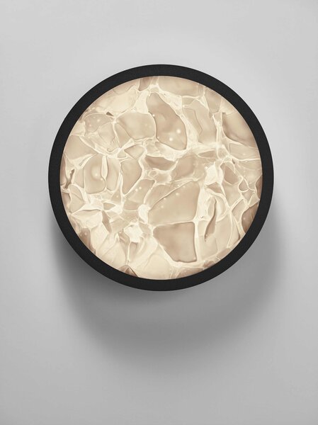 Brokis Luxusní nástěnné svítidlo Convex big, PC1357 Barva skla: triplex opál BROKISGLASS (CGC2676), LED zdroj: DIM, 24V, LED, 75W, 2700K, 9983lm, RA90+ (LEDS3017), Povrchová úprava skla: lesklý povrch (lícová strana) (CGSU2736)