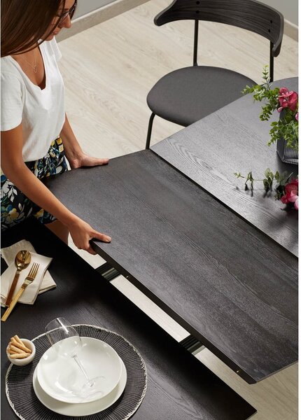 Tmavě hnědý rozkládací jídelní stůl s deskou v dekoru jasanového dřeva 100x170 cm Milian – Kave Home