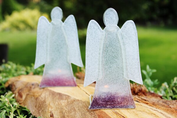 BDK-GLASS Skleněný svícen anděl 14cm - bílo-fialový