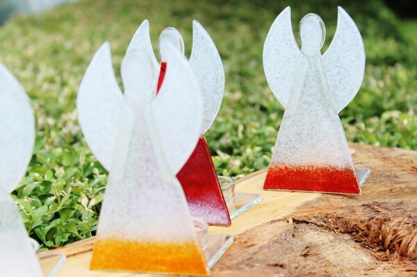 BDK-GLASS Skleněný svícen anděl 12cm - bílo-oranžový