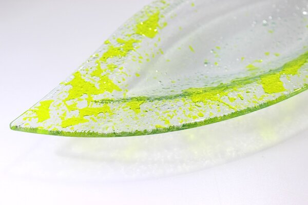 BDK-GLASS Skleněná mísa LIST 47x19cm - žluté střepy