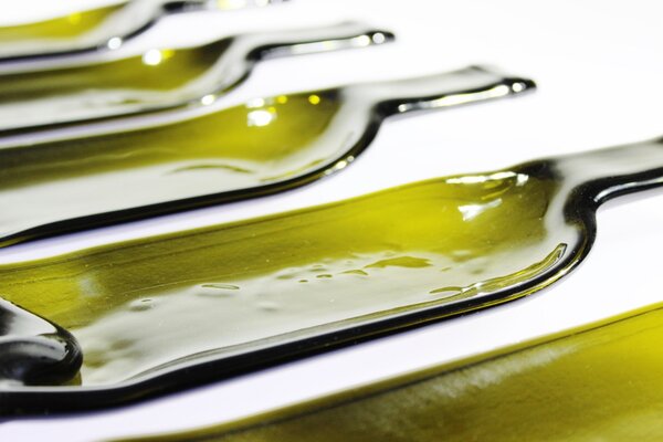 BDK-GLASS Servírovací tác z lehané skleněné láhve - olivová