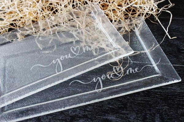 BDK-GLASS Extra čirý tác You and Me Rozměr: 26,5x16,3cm