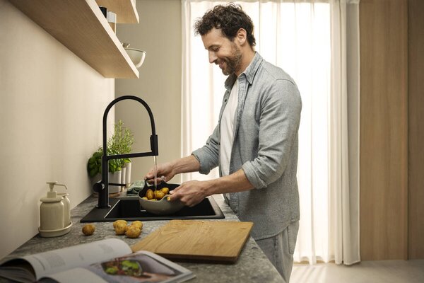Hansgrohe Talis Select M54 - Páková kuchyňská baterie Semi-Pro, 3jet, černá matná 72861670