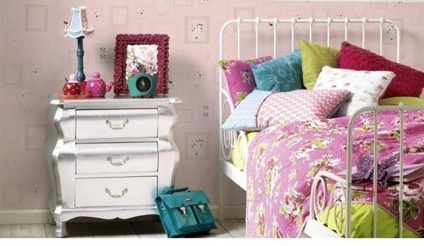 A.S. Création | Vliesová tapeta na zeď Boys & Girls 36991-2 | 0,53 x 10,05 m | růžová, červená, bílá, stříbrná