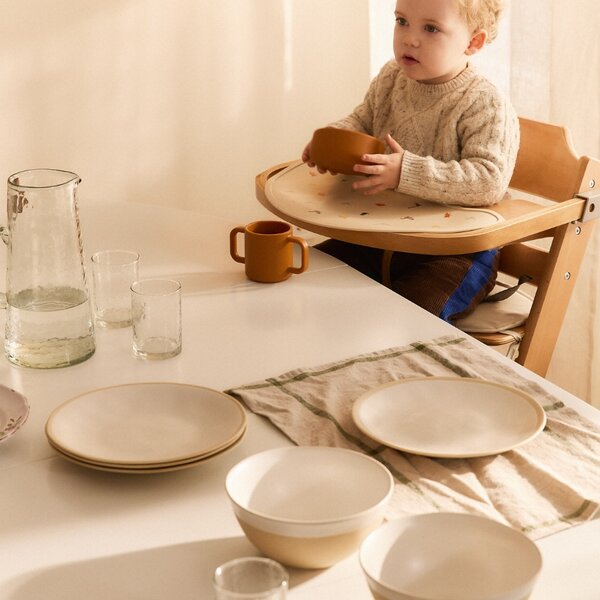 Kave Home Oranžovo-šedý set dvou silikonových hrnků Lili 180 ml