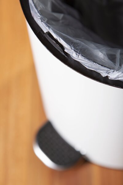 Alda Pedálový odpadkový koš Freedom Fresh 5 l, lakovaná ocel, bílá