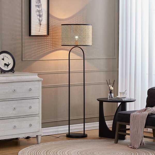 Lindby Stojací lampa Yaelle, výška 146 cm, ratan, černá, E27, Světlé dřevo, Obývací pokoj / jídelna, Dřevo, Skandinávský