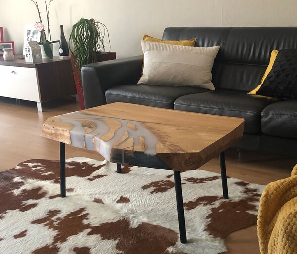 Dubový stůl Pearl Oak dub epoxy kovová s práškovým černým a lesklým lakem olej stoly