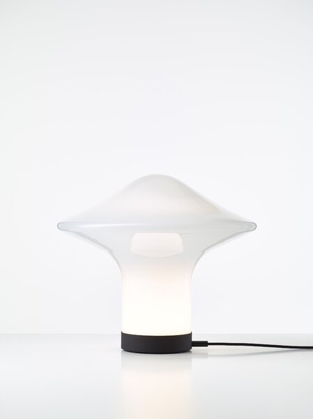 Brokis Designová stolní lampa Trottola table L, PC1324 Povrch Montury: stříbrný elox (CCS1917), Barva skla: opalín (CGC38), Povrchová úprava baldachýnu: kov - černý matovaný komaxit se strukturou (CCSC2674)