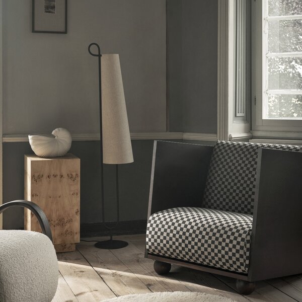FERM LIVING Stojací lampa Ancora, Black/Natural