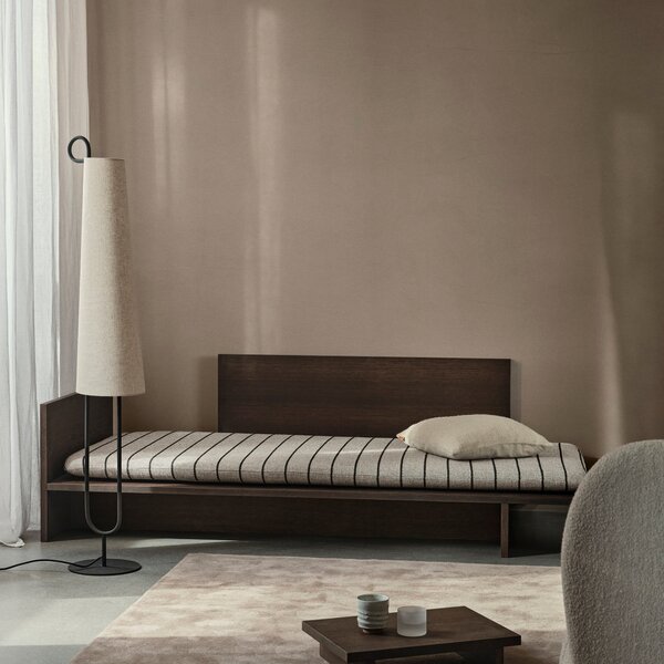FERM LIVING Stojací lampa Ancora, Black/Natural