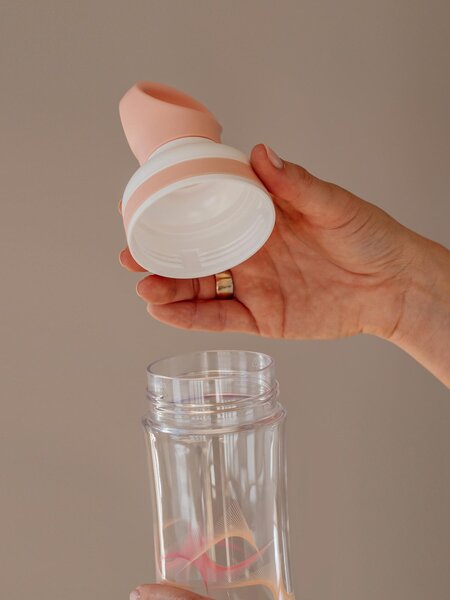 Plastová BPA free lahev z tritanu na smoothie EQUA Flow 2v1 Beat 800 ml