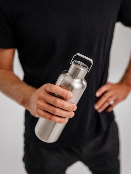 Lehká nerezová lahev EQUA Timeless Steel 600 ml a 1000 ml Objem: 600 ml