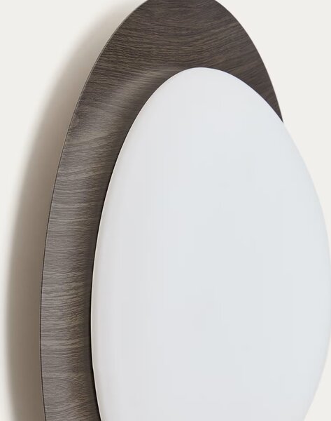 Kave Home Tmavé nástěnné světlo Novae 40 cm s dřevěným efektem