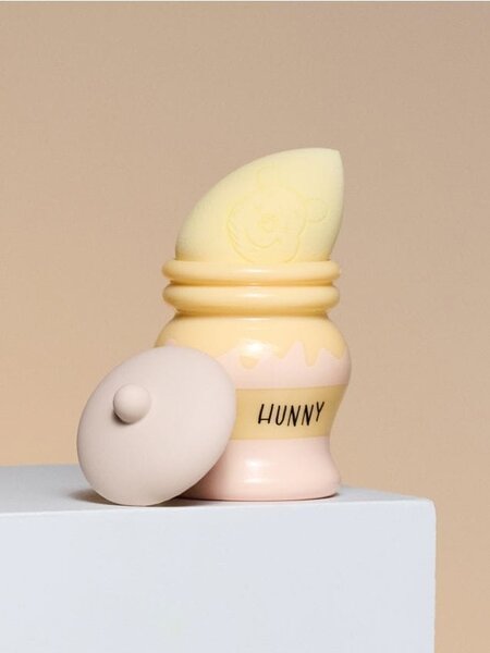 Sinsay - Houbička na make-up s pouzdrem Winnie the Pooh - žlutá