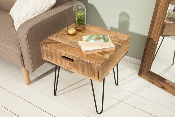 Dřevěný konferenční stolek Mantis 50 x 50 cm