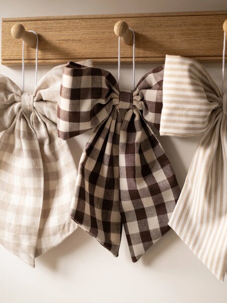 Hudson Home Závěsná dekorativní mašle Gingham Cream & Brown Checked HH105