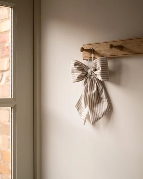 Hudson Home Závěsná dekorativní mašle Thin Beige & White Striped HH104