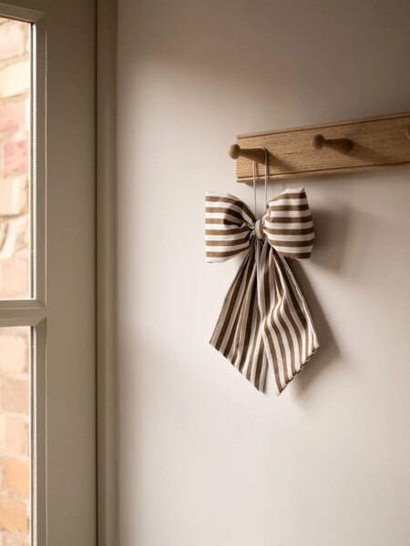 Hudson Home Závěsná dekorativní mašle Wide Brown & White Striped HH102