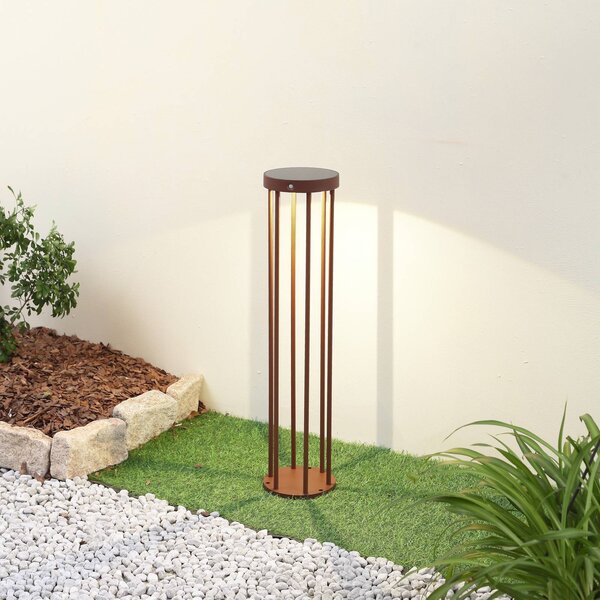 Lucande Evelis LED solární houpačka, barva rezavá, hliník, senzor, Hnědá / rez, Hliník, Moderní